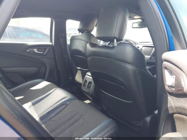 Chrysler 200 S 2015 1C3CCCBB6FN710119 Image 8