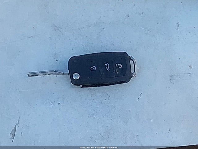 3VW2K7AJ0EM389758 Volkswagen 2014
