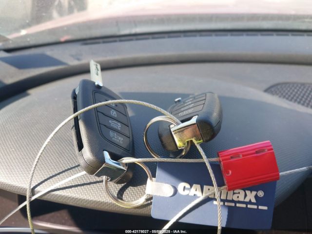 KMHLL4DG0SU867716 Hyundai ELANTRA SE