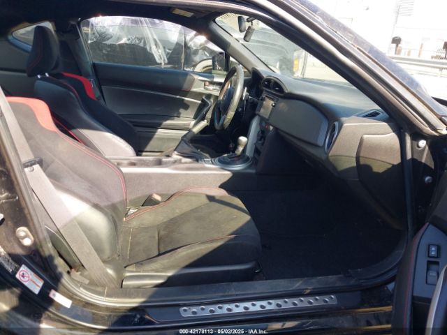 JF1ZNAA18F8705683 Scion Fr-s Base (a6)