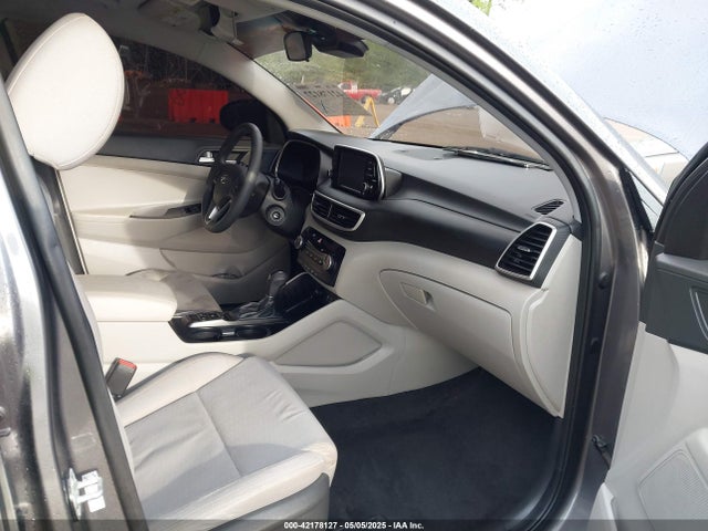 KM8J23A43LU115525 Hyundai TUCSON SE