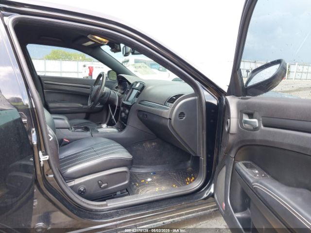 2C3CCABG8FH932184 Chrysler 300 300s