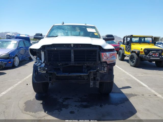3C6UR5HJ1KG599000 RAM 2500 Tradesman  4x4 8' Box