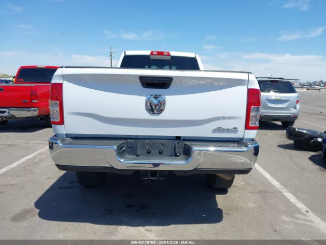 3C6UR5HJ1KG599000 RAM 2500 Tradesman  4x4 8' Box