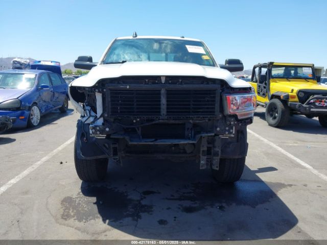3C6UR5HJ1KG599000 RAM 2500 Tradesman  4x4 8' Box