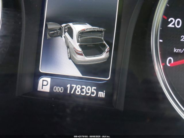 4T1BF1FK1HU762047 Toyota CAMRY SE