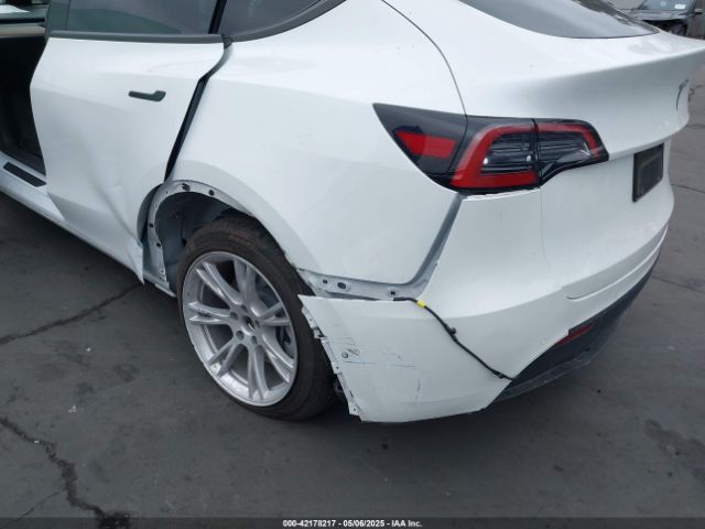 7SAYGDEE1NF368676 Tesla Model Y Long Range Dual Motor All-wheel Drive