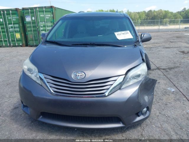 5TDYK3DC6FS633756 Toyota Sienna Xle 8 Passenger