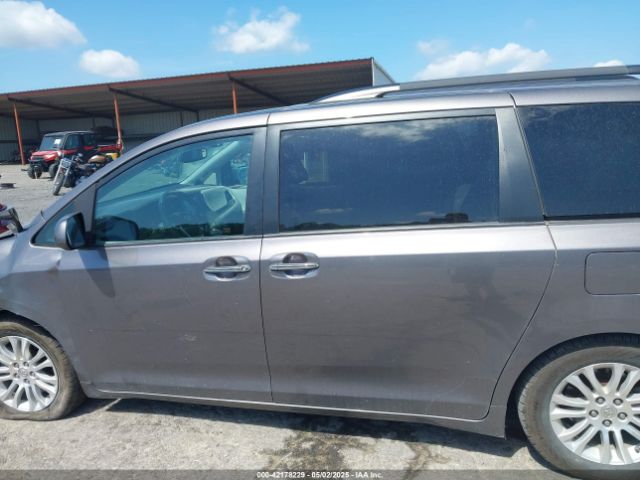5TDYK3DC6FS633756 Toyota Sienna Xle 8 Passenger