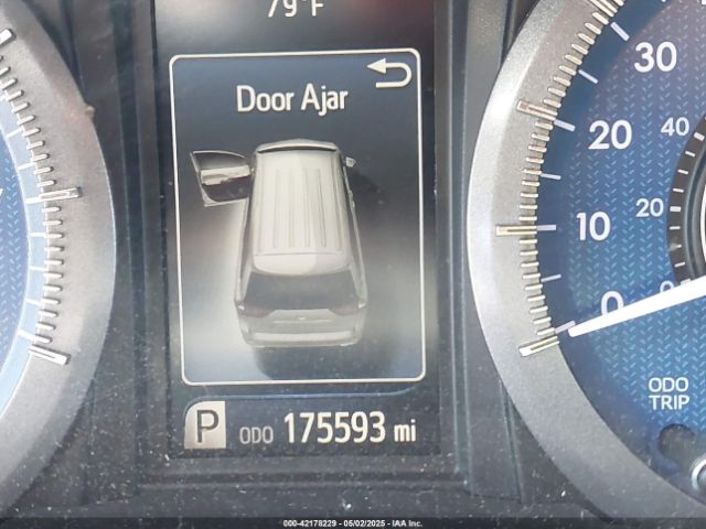 5TDYK3DC6FS633756 Toyota Sienna Xle 8 Passenger