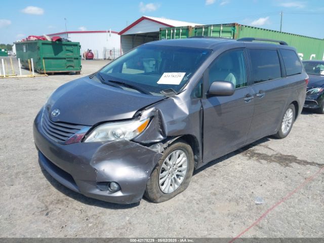 5TDYK3DC6FS633756 Toyota Sienna Xle 8 Passenger