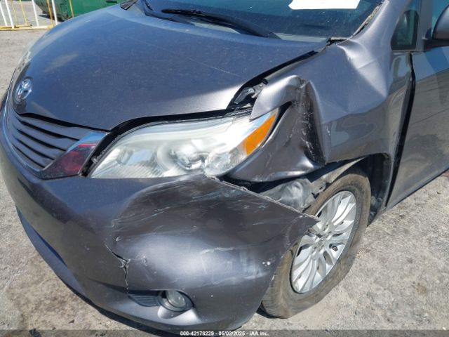 5TDYK3DC6FS633756 Toyota Sienna Xle 8 Passenger