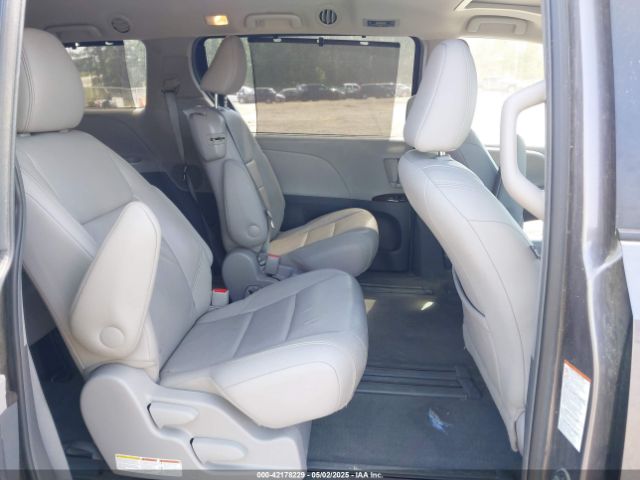 5TDYK3DC6FS633756 Toyota Sienna Xle 8 Passenger