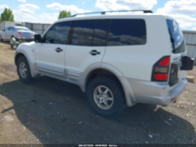 2001 MITSUBISHI MONTERO JA4MW31R71J012120 Photo 2