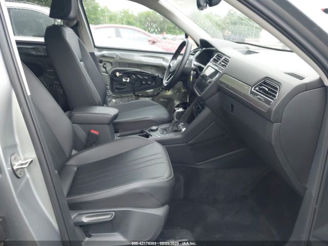 3VV2B7AX7NM118981 Volkswagen Tiguan 2.0t Se