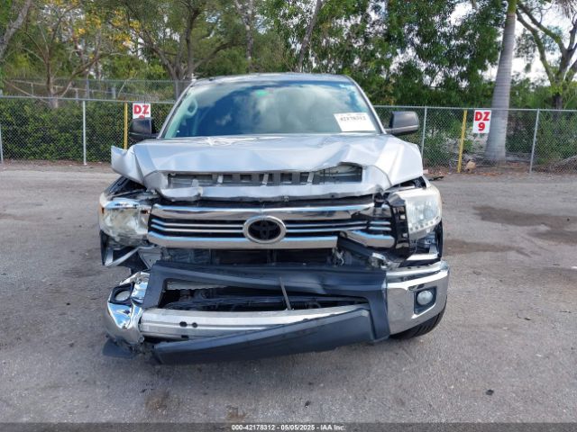5TFRW5F10HX221961 Toyota Tundra Sr5 5.7l V8