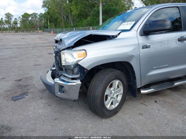 5TFRW5F10HX221961 Toyota Tundra Sr5 5.7l V8