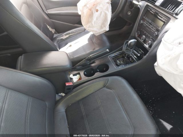 1VWAT7A30FC002333 Volkswagen Passat 1.8t Wolfsburg Edition