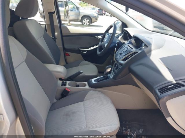 1FADP3F26EL318689 Ford FOCUS SE