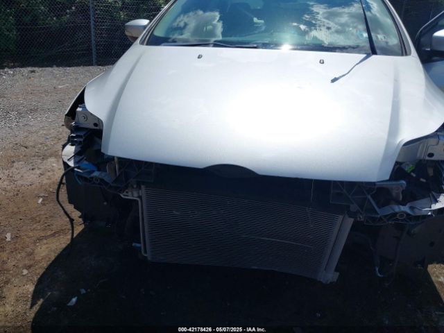1FADP3F26EL318689 Ford FOCUS SE