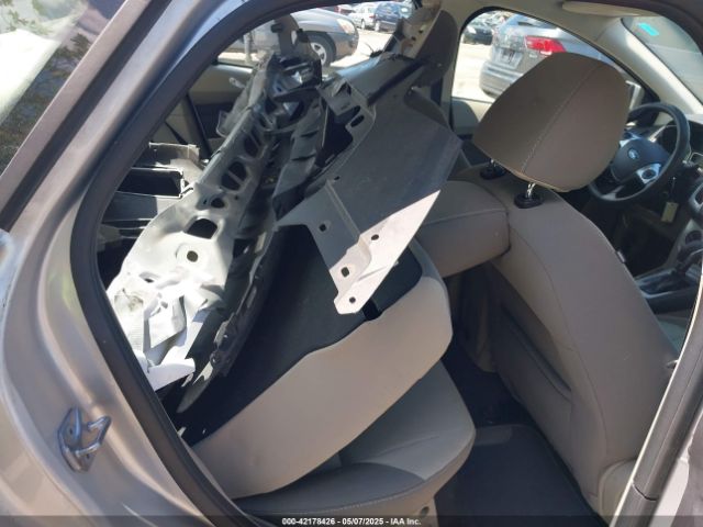 1FADP3F26EL318689 Ford FOCUS SE
