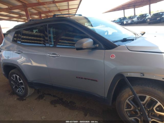 3C4NJDDB1KT812953 Jeep 2019