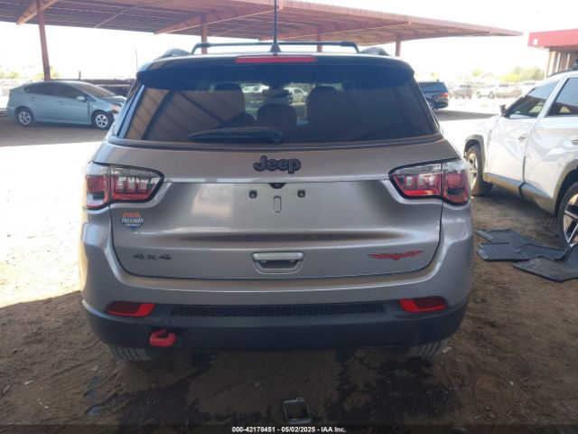 3C4NJDDB1KT812953 Jeep 2019
