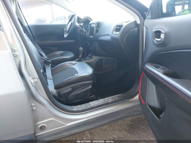 3C4NJDDB1KT812953 Jeep 2019
