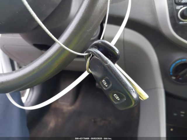 KMHCT5AE5HU300970 Hyundai ACCENT SE