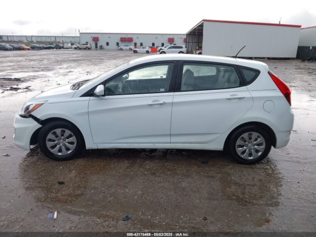 KMHCT5AE5HU300970 Hyundai ACCENT SE