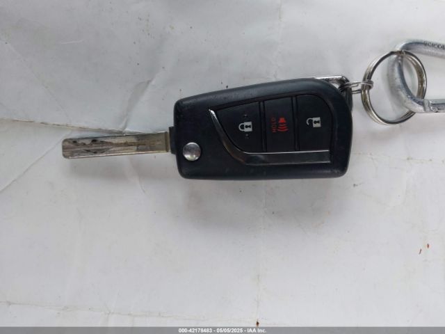 2T3G1RFV4PC338740 Toyota RAV4 LE