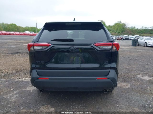 2T3G1RFV4PC338740 Toyota RAV4 LE