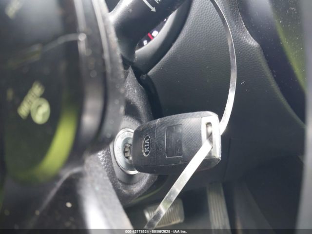 KNDJN2A29G7385819 KIA Soul
