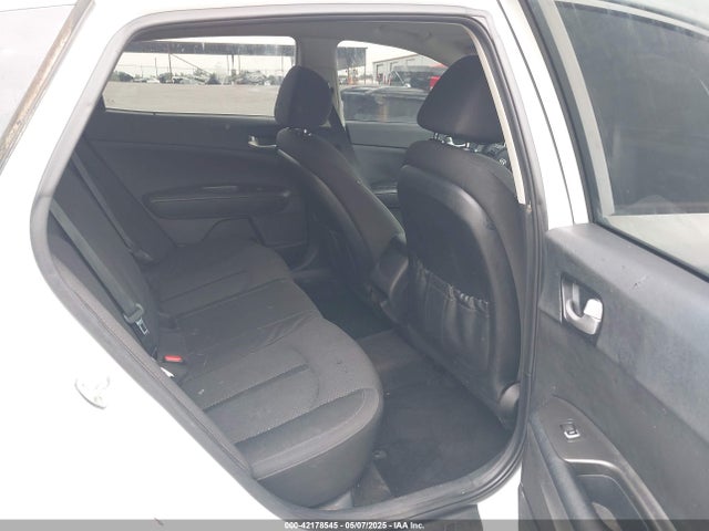 5XXGT4L31JG252892 KIA Optima Lx