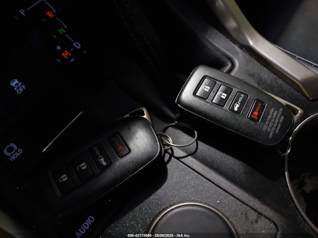 JTJYARBZ5H2070073 Lexus NX 200T