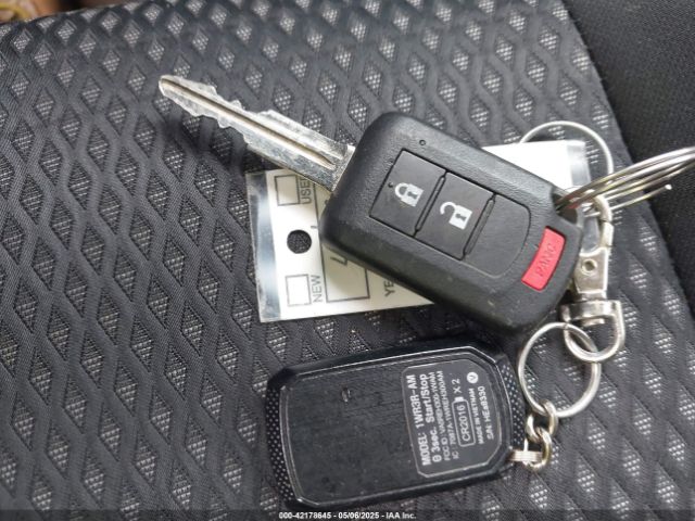 JA4AZ3A32KZ020814 Mitsubishi Outlander Es