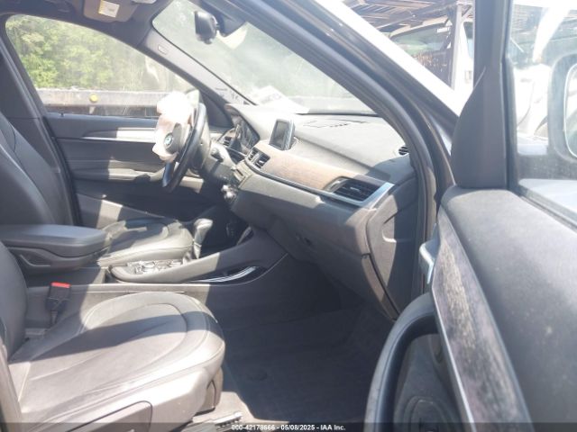 2016 BMW X1 WBXHT3C34G5E47922 Photo 4