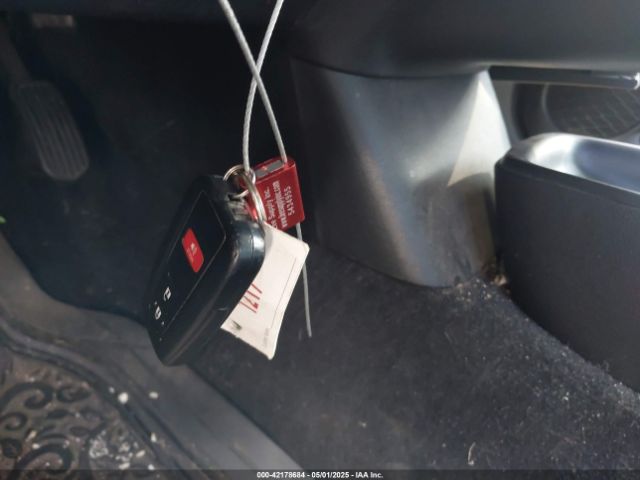 JTDKBRFU3J3068097 Toyota Prius Two