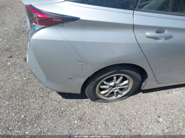 JTDKBRFU3J3068097 Toyota Prius Two