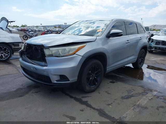 5TDZARFH2FS012632 Toyota Highlander Le