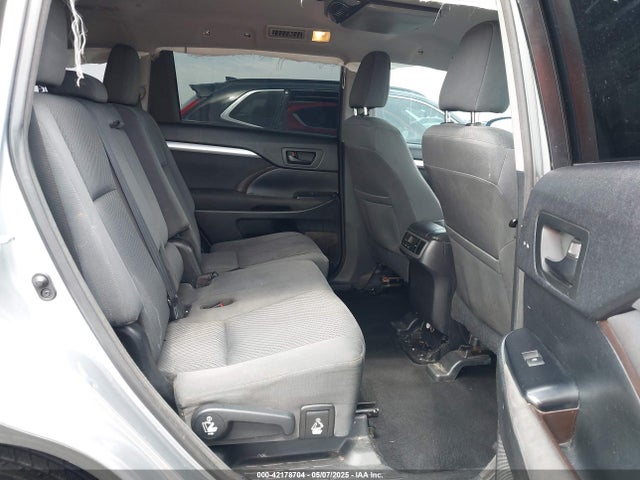 5TDZARFH2FS012632 Toyota Highlander Le