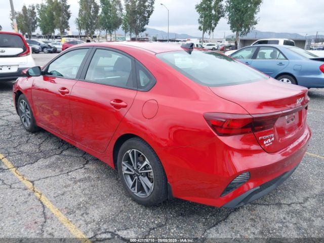 3KPF24AD9PE682410 KIA Forte Lxs