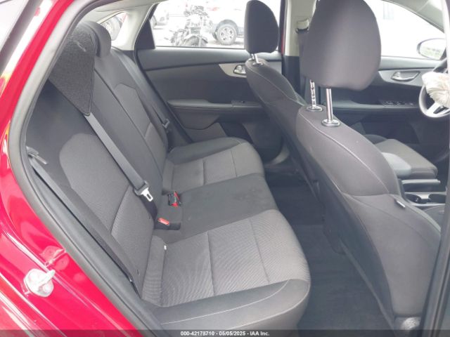 3KPF24AD9PE682410 KIA Forte Lxs