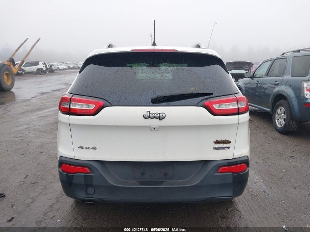 1C4PJMCB3GW130605 Jeep Cherokee