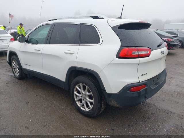 1C4PJMCB3GW130605 Jeep Cherokee