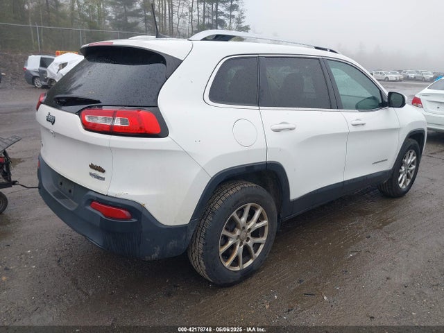 1C4PJMCB3GW130605 Jeep Cherokee