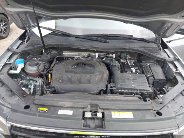 3VVCB7AXXNM165748 Volkswagen Tiguan 2.0t Se R-line Black
