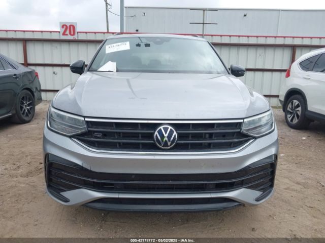 3VVCB7AXXNM165748 Volkswagen Tiguan 2.0t Se R-line Black