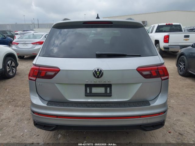 3VVCB7AXXNM165748 Volkswagen Tiguan 2.0t Se R-line Black