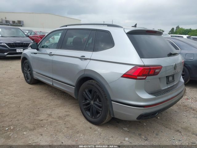 3VVCB7AXXNM165748 Volkswagen Tiguan 2.0t Se R-line Black